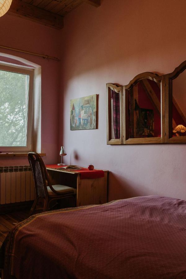 Stara Szkola Nad Jeziorem Czarne  Exteriör bild